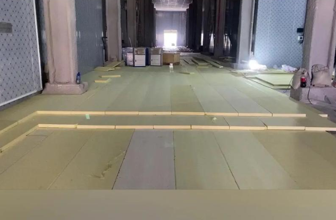 冷庫(kù)擠塑板為什么要錯(cuò)縫鋪設(shè)？